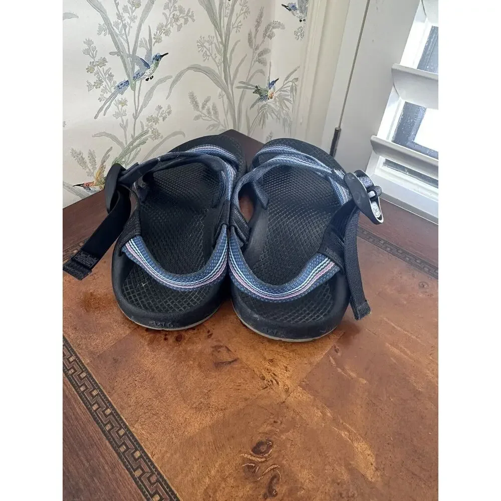 Chaco sport sandals womens size 6 blue and pink S24
